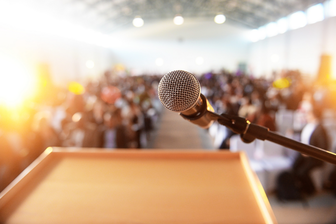 HOW TO OVERCOME PUBLIC SPEAKING NERVES - Melissa Allen Mood Essentials